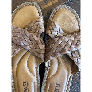 Born Rue brown woven leather slide sandals 9